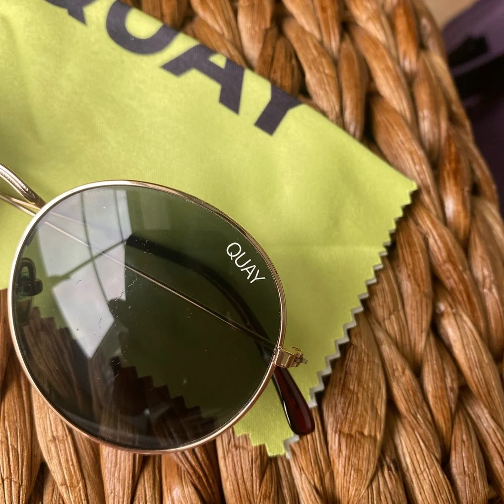 Quay sunglasses talk back circles sunglasses